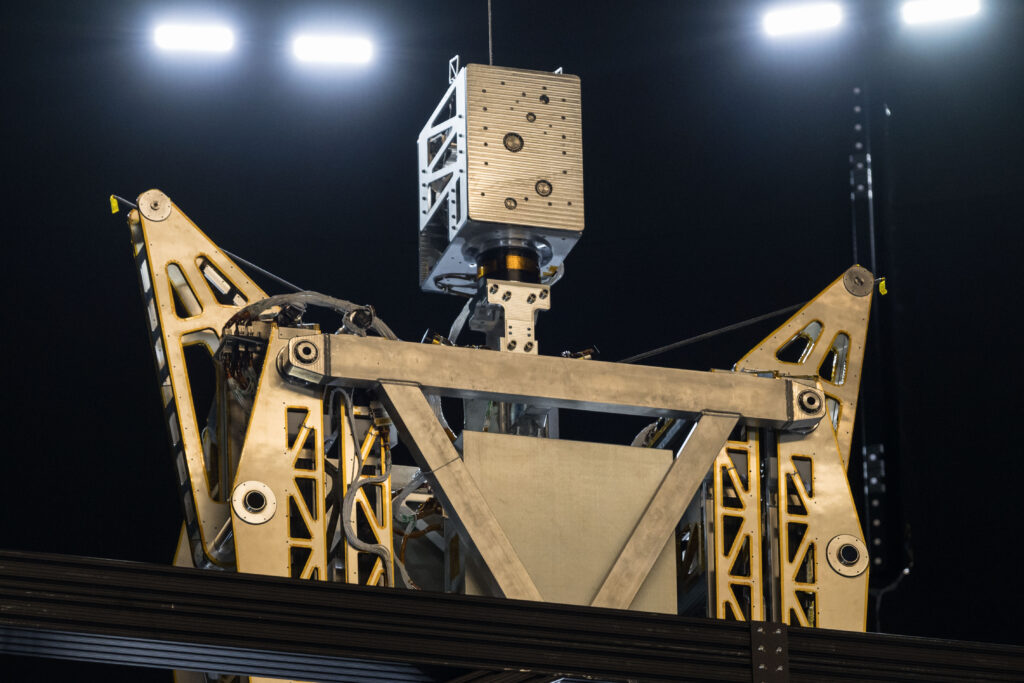 Date: 06-11-24Location: B32 Chamber A Subject: Lunar Vertical Solar Array Test (LVSAT) - Honeybee Robotics testing at JSC, Chamber A